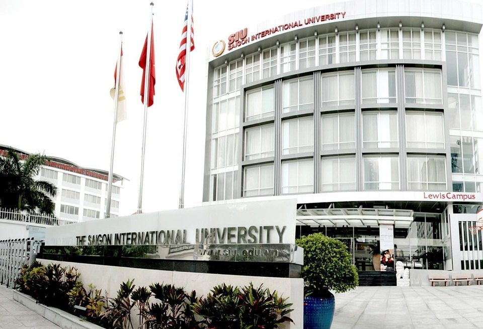Saigon International University